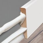 Balta MDF grindjuostė 8 cm aukščio. Galerijos nuotrauka