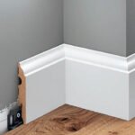 Balta MDF grindjuostė 8,2 cm aukščio