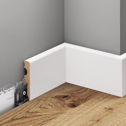 Baltos MDF grindjuostės 6 cm aukščio. Pagrindinė nuotrauka