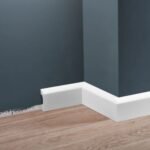 Polistireno grindjuostės baltos LPC-04. Pagrindinis